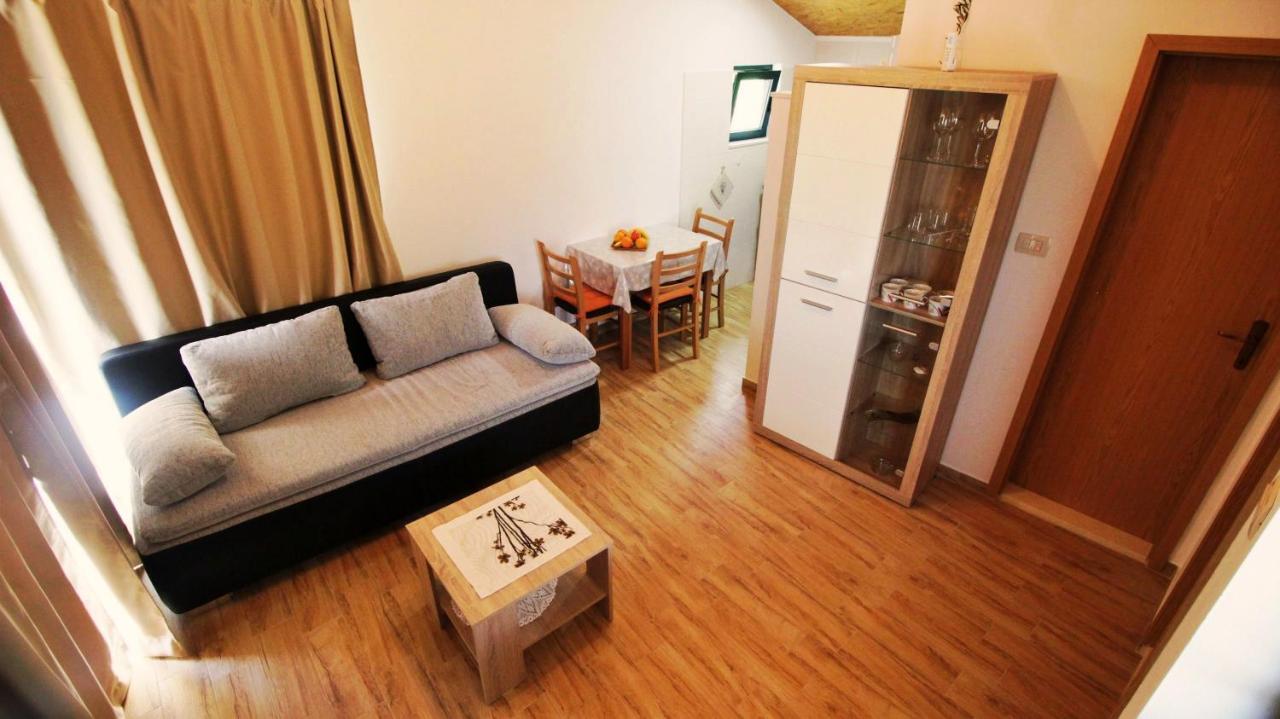 Holiday Home Jozo Омиш Экстерьер фото
