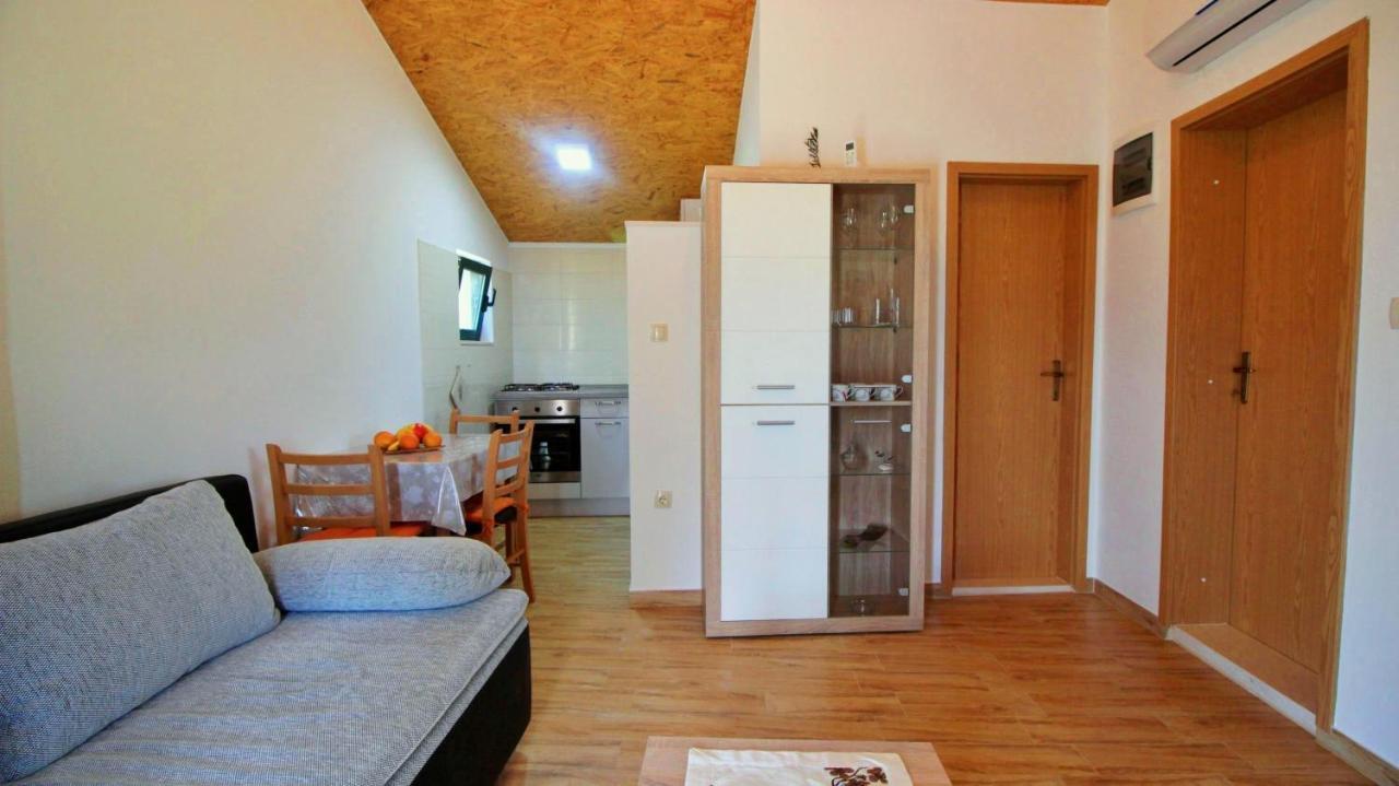 Holiday Home Jozo Омиш Экстерьер фото