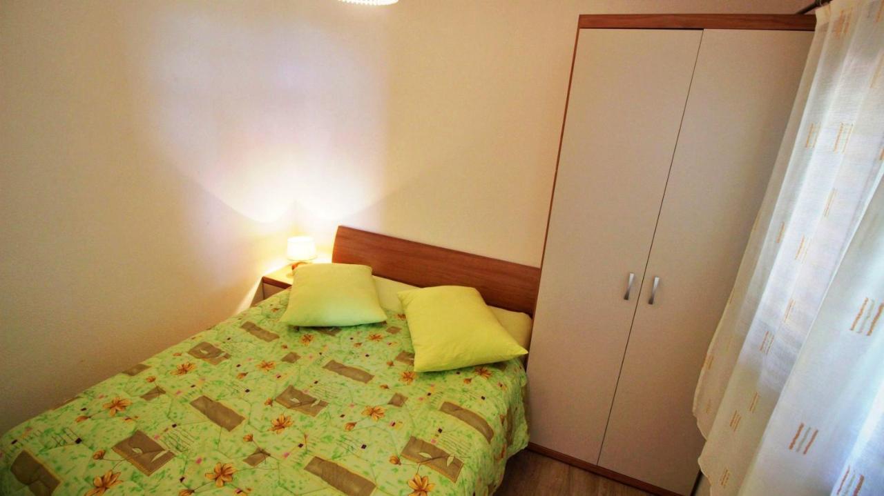 Holiday Home Jozo Омиш Экстерьер фото