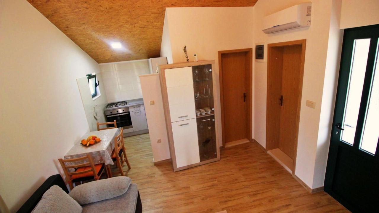 Holiday Home Jozo Омиш Экстерьер фото